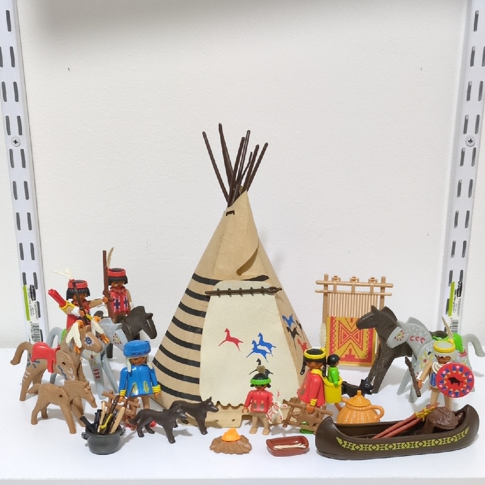 PlayMobil Vintage Native American Playset with Teepee